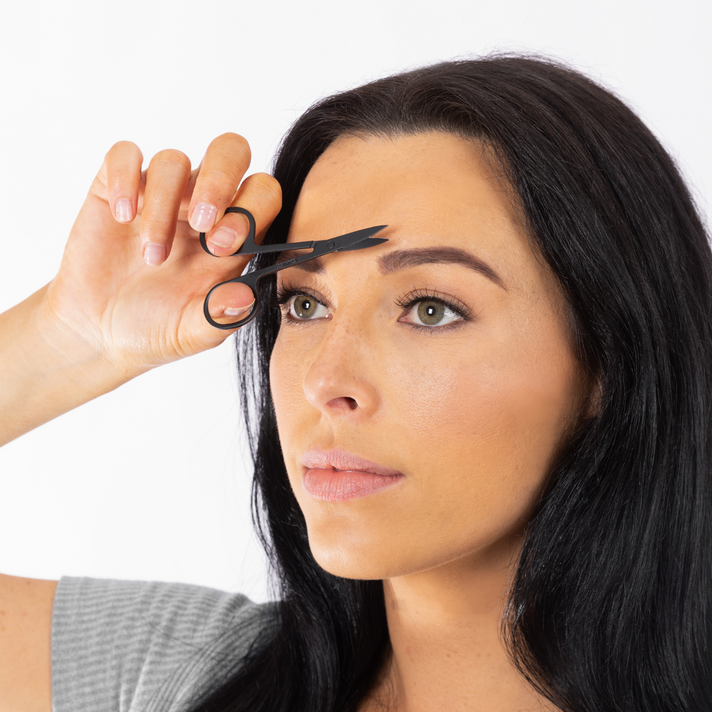 Mastering the Art of Eyebrow Trimming: A Step-by-Step Guide