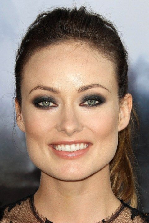 The Perfect Eyebrow Shape for a Square Face