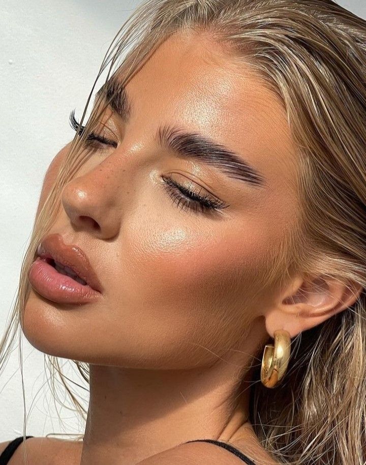 Is Vaseline a Good Brow Gel?